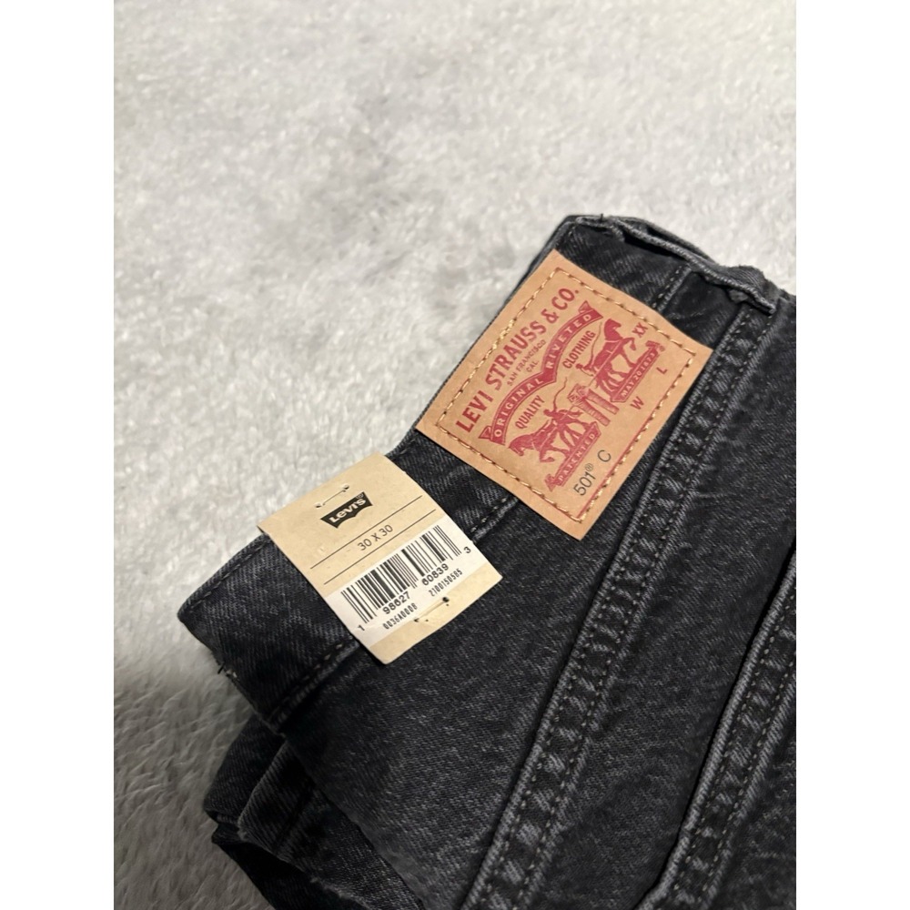 New Levi's 501 Curvy Women's Button Fly Black High Rise Straight Jeans 30x30 - Picture 11 of 11